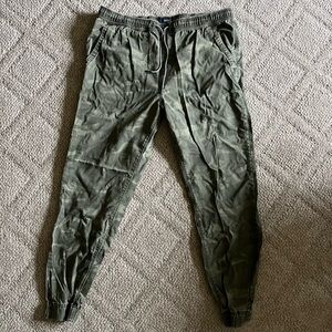 Aeropostale Camouflage Jogger Size L